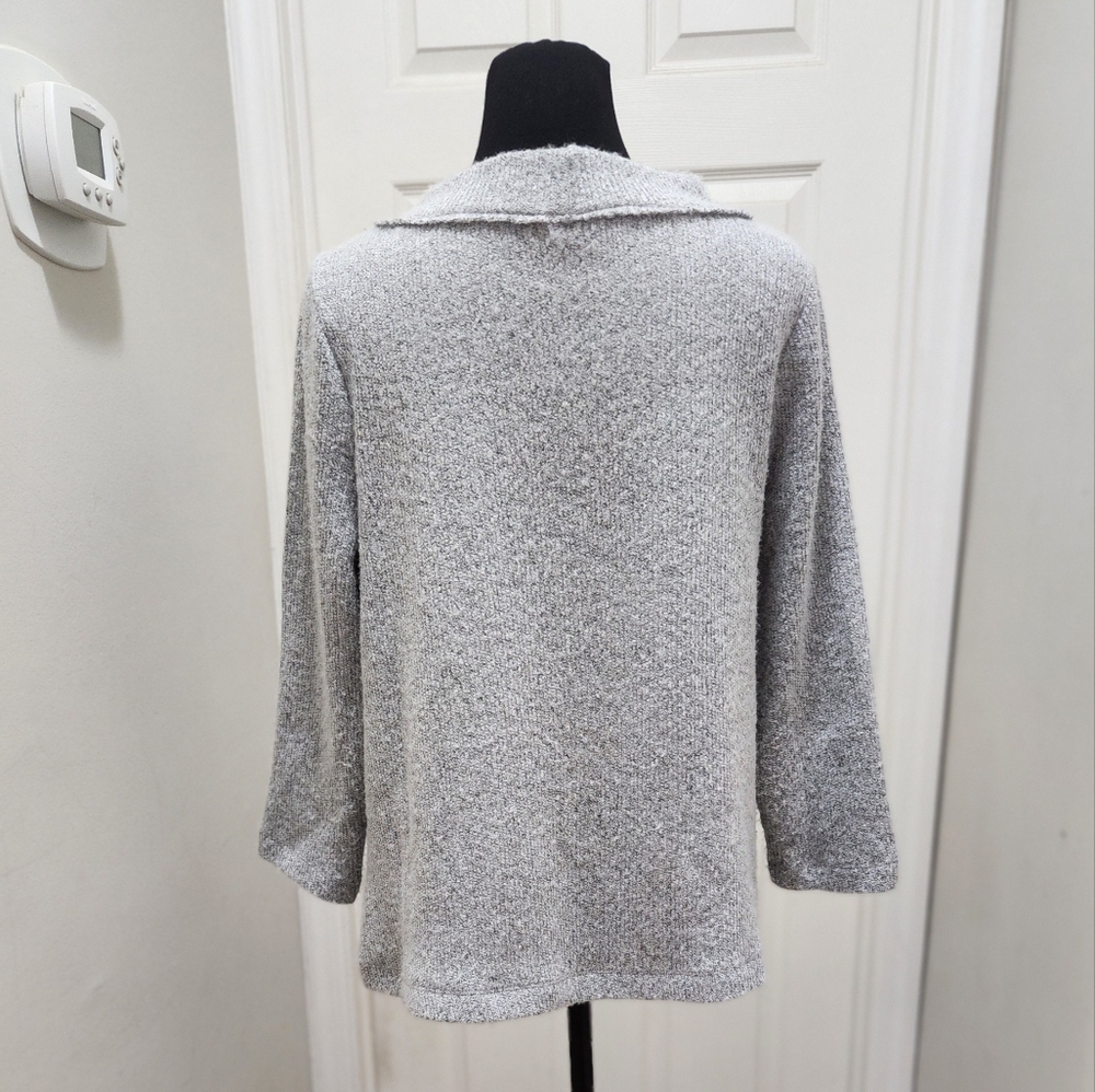 (SOLD) Ann Taylor Loft Sweater - Picture 2 of 7